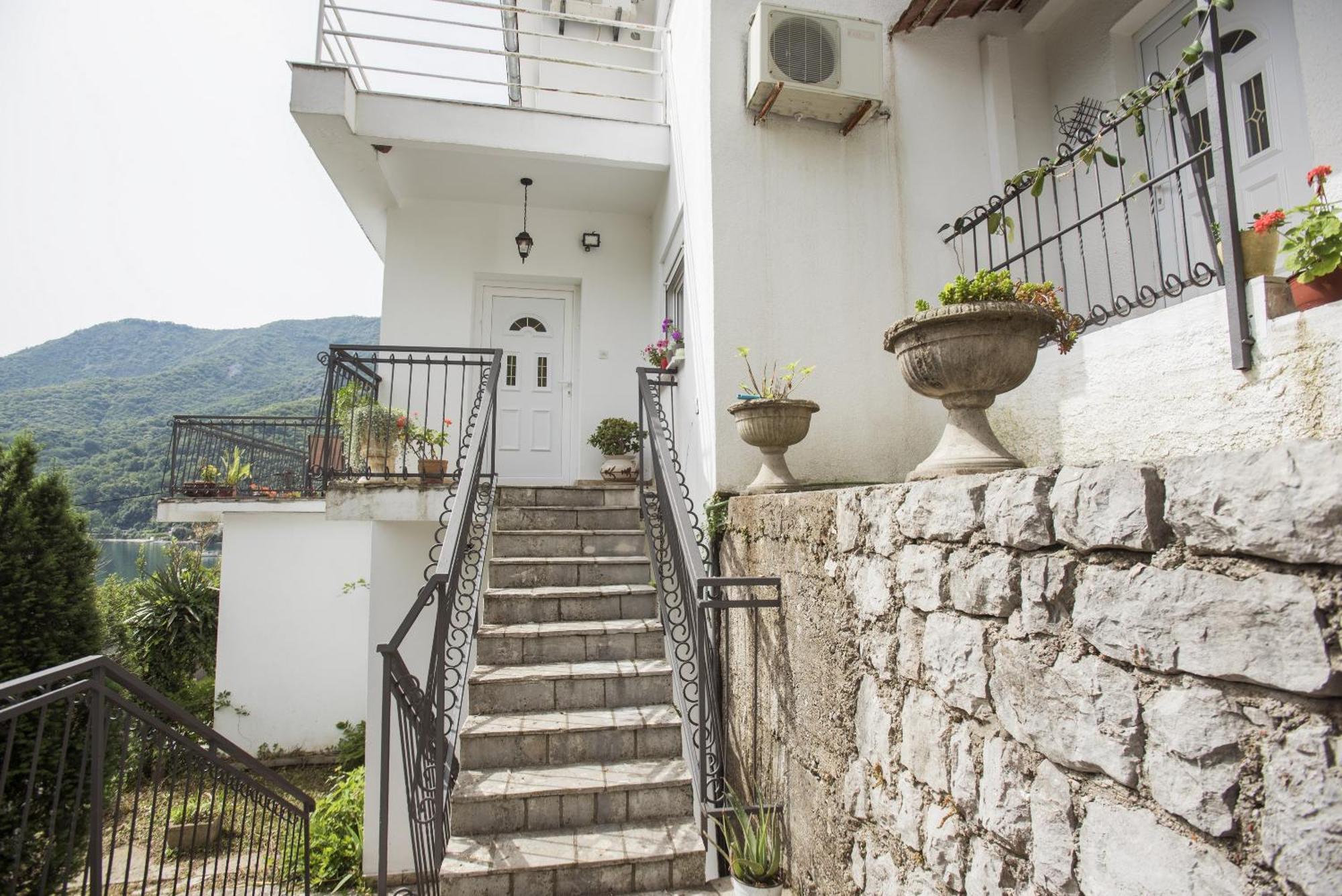 Villa Terrazza Donji Morinj